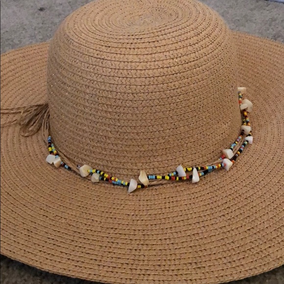 Straw hat - Picture 2 of 3